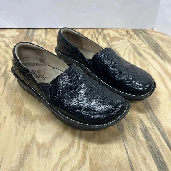 Alegria Womens Debra Black Embossed Clogs Size EU 40 US 9 - Picture 1 of 10